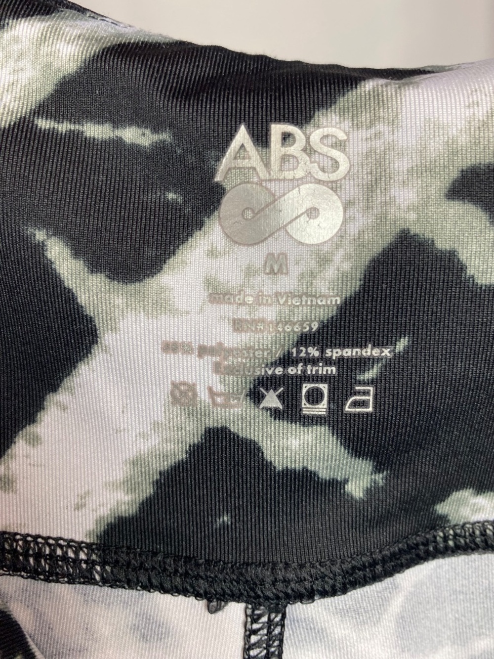 ABS Womenʻs Black & White Graphic Print 7/8 Length Style Yoga Pants Medium - Picture 2 of 8